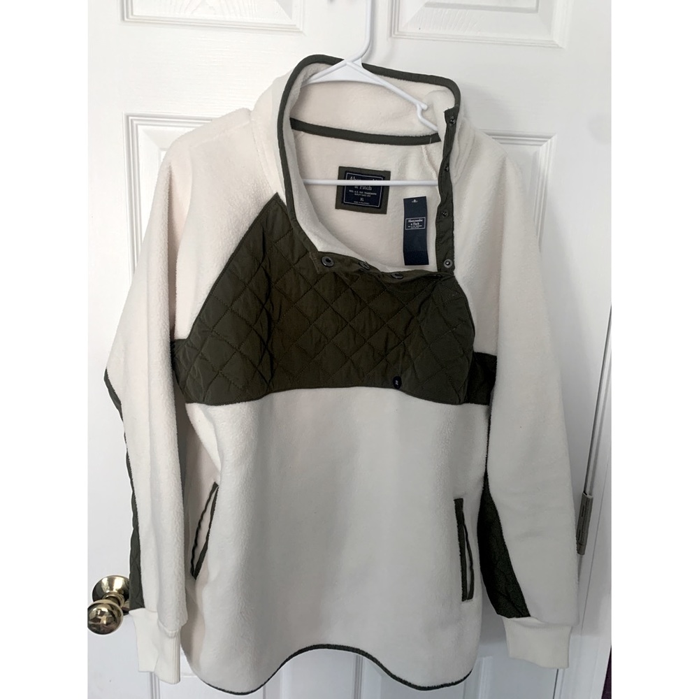 Abercrombie & Fitch fleece pull over NWT